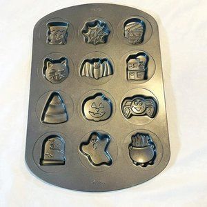 Wilton Non Stick Treat Cookie Baking Mold Pan Halloween Fall Ghost Cat Spider